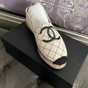 Chanel sandals size 39